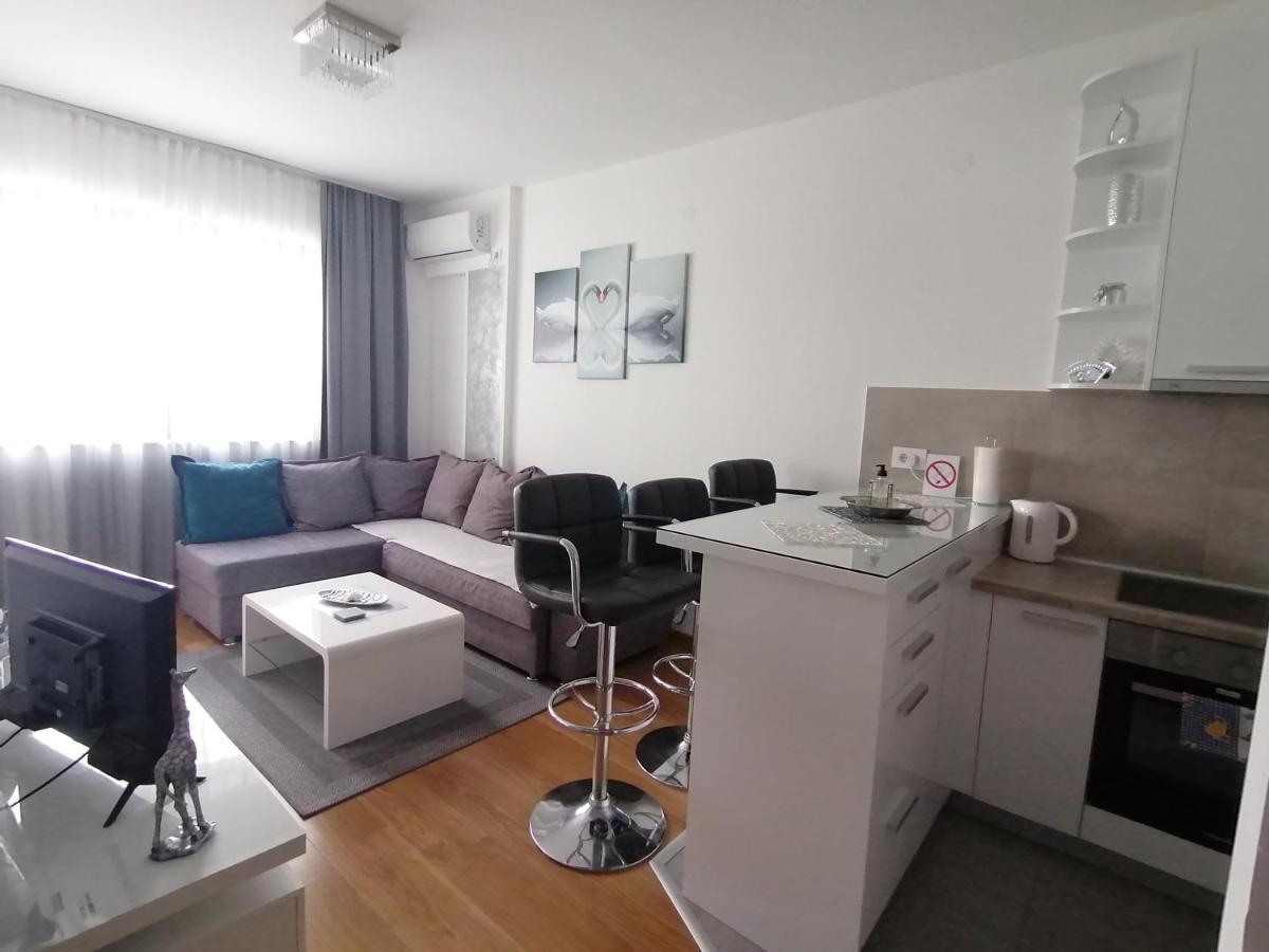 Apartman Gallery Square - Pupin Palace Lejlighed Novi Sad Eksteriør billede