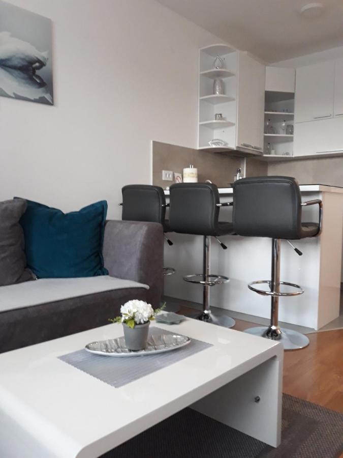 Apartman Gallery Square - Pupin Palace Lejlighed Novi Sad Eksteriør billede